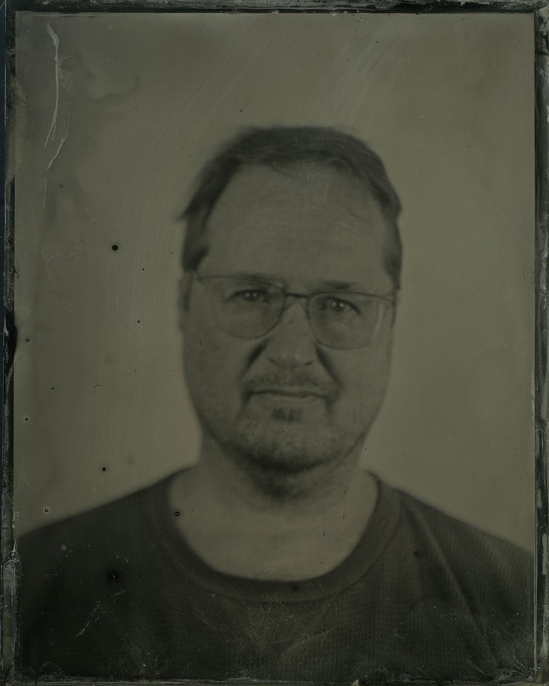 Selfie.

Our first assignment in the wet plate collodion workshop @penumbrafoundation this past weekend was to do a self-portrait.  My work partner for the day, @juliet2233, framed, focused, and tripped the shutter. The class, taught by @elmalayheehoo, was a blast. #wetplate #wetplatecollodion #tintype #iffilmisdeadmakeyourown #selfportrait