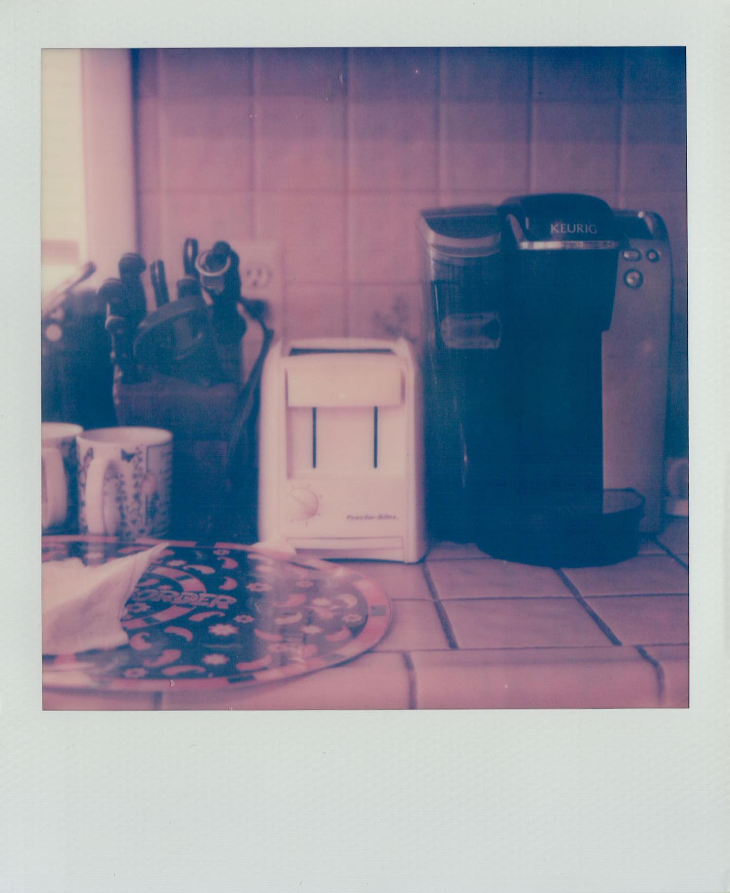 Still life with toaster and coffee maker

#polaroidweek #polaroidweek2020 #roidweek #roidweek2020