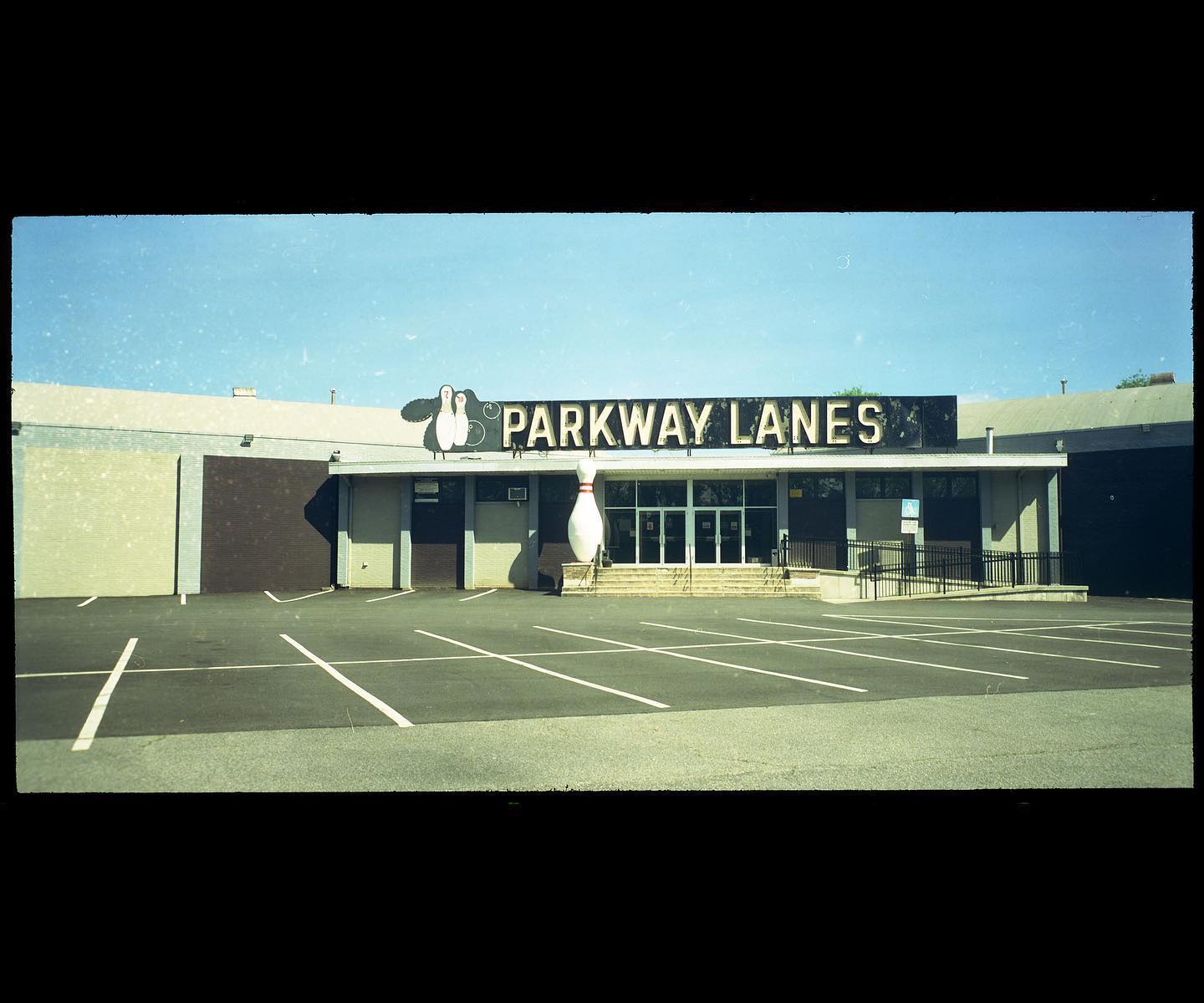 Parkway Lanes

@cinestillfilm 50D, shot on my #kraken612 3D-printed camera, designed by @frozenphotoncameraco , and developed in ECN-2, its original intended developer, that I bought from @conspiracy.of.cartographers . Pretty happy with how this roll turned out. #film #filmphotography #filmphotographypodcast #shootfilmstaybroke
